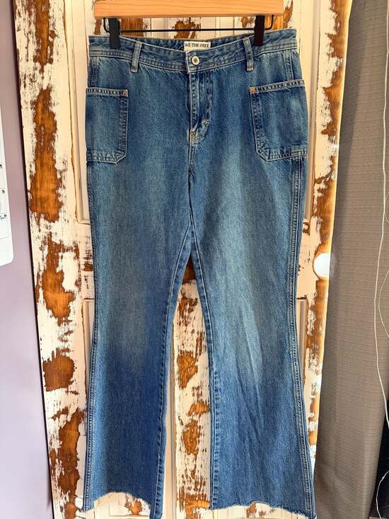 Free People Denim - Free People Izzy Flare Jeans in Medium Wash Western Retro 90s Scandinavian